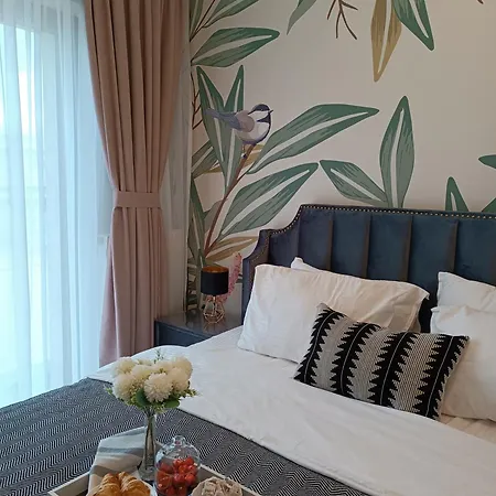 Nina Diamond Limak Skopje