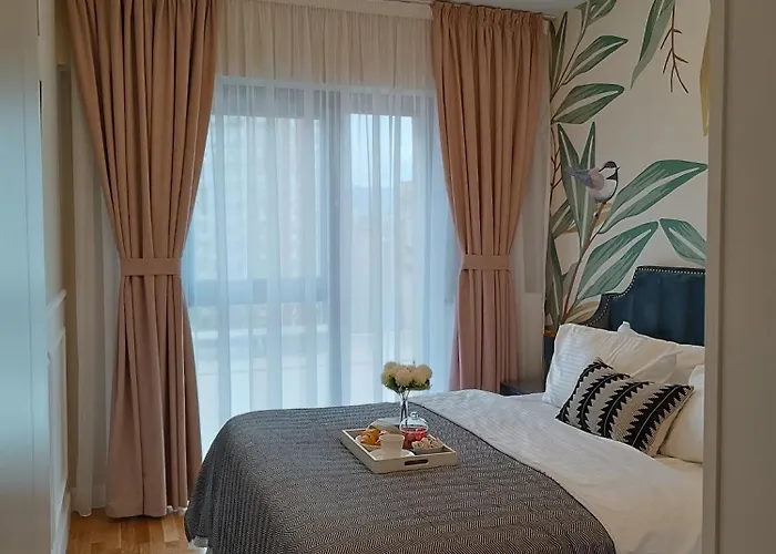 Nina Diamond Limak *