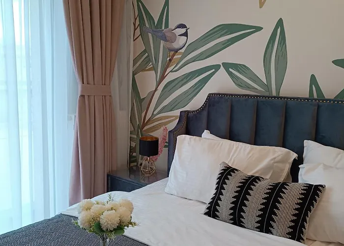 Nina Diamond Limak Skopje