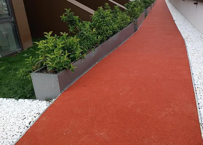 Nina Diamond Limak Skopje